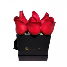 6 Rosas en Box Cartera Tu Jardin